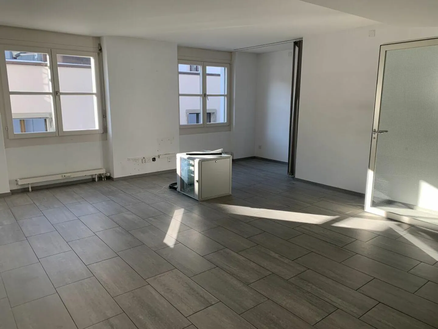 Office space on the 2nd floor - flexible use until March 2027 - Photo 3 of 8