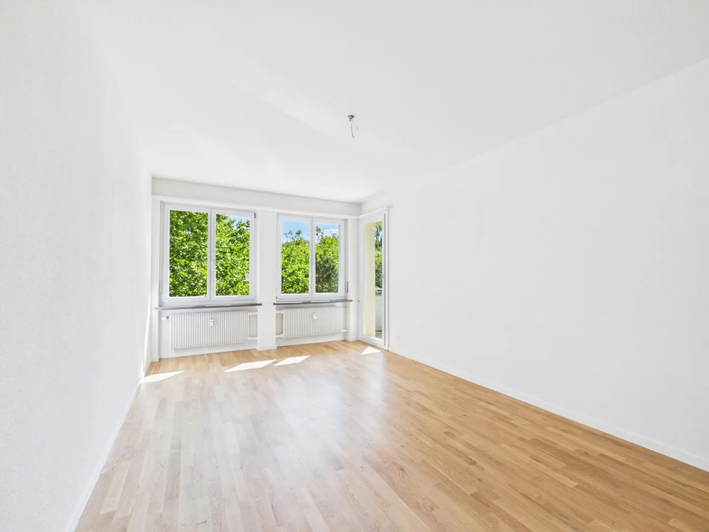 Freshly renovated & bright 4.5-room apartment in a central location - Photo 5 of 21