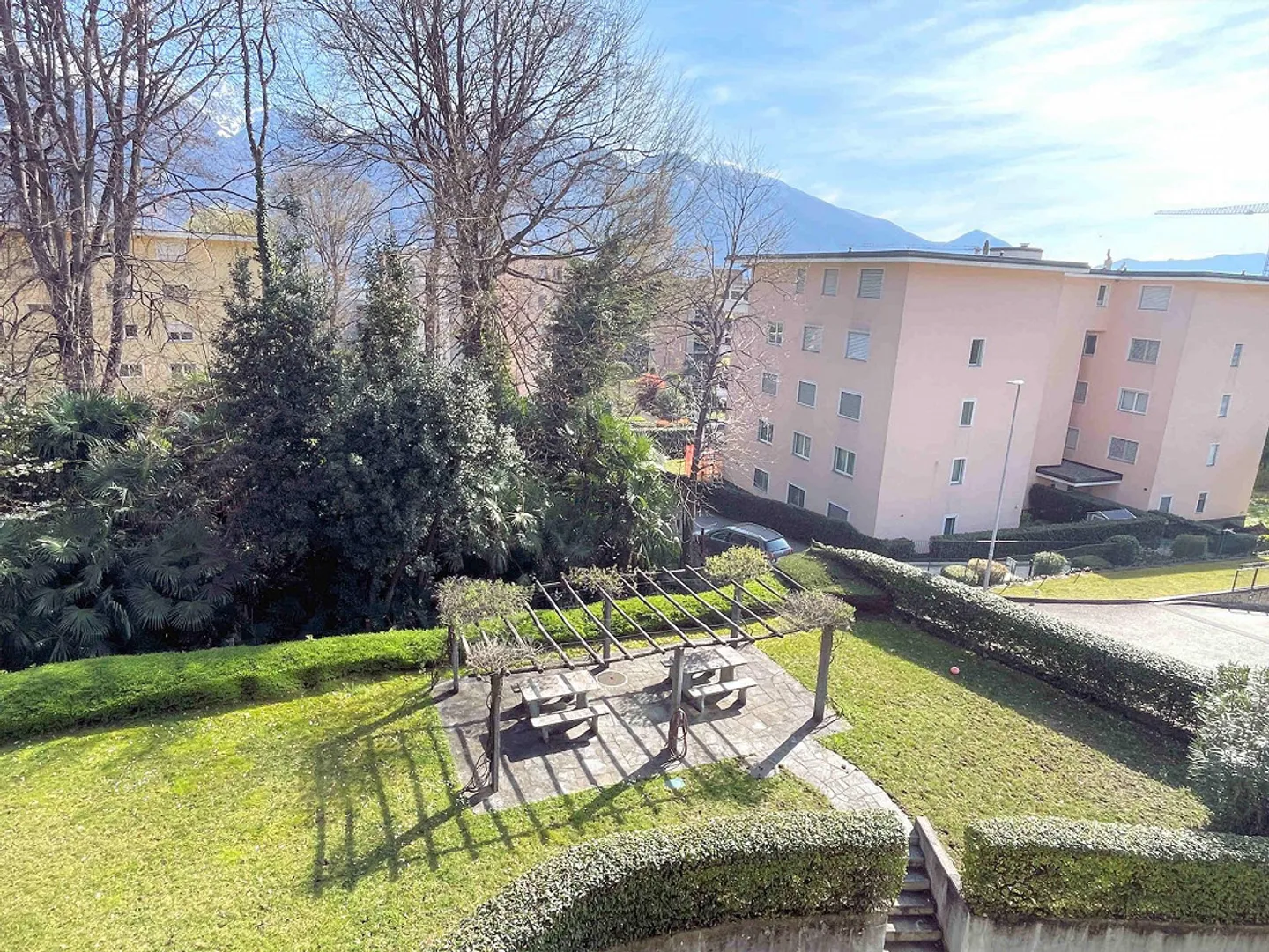 Appartamento con grande terrazza coperta in zona comoda e strategica - Foto 12 von 15