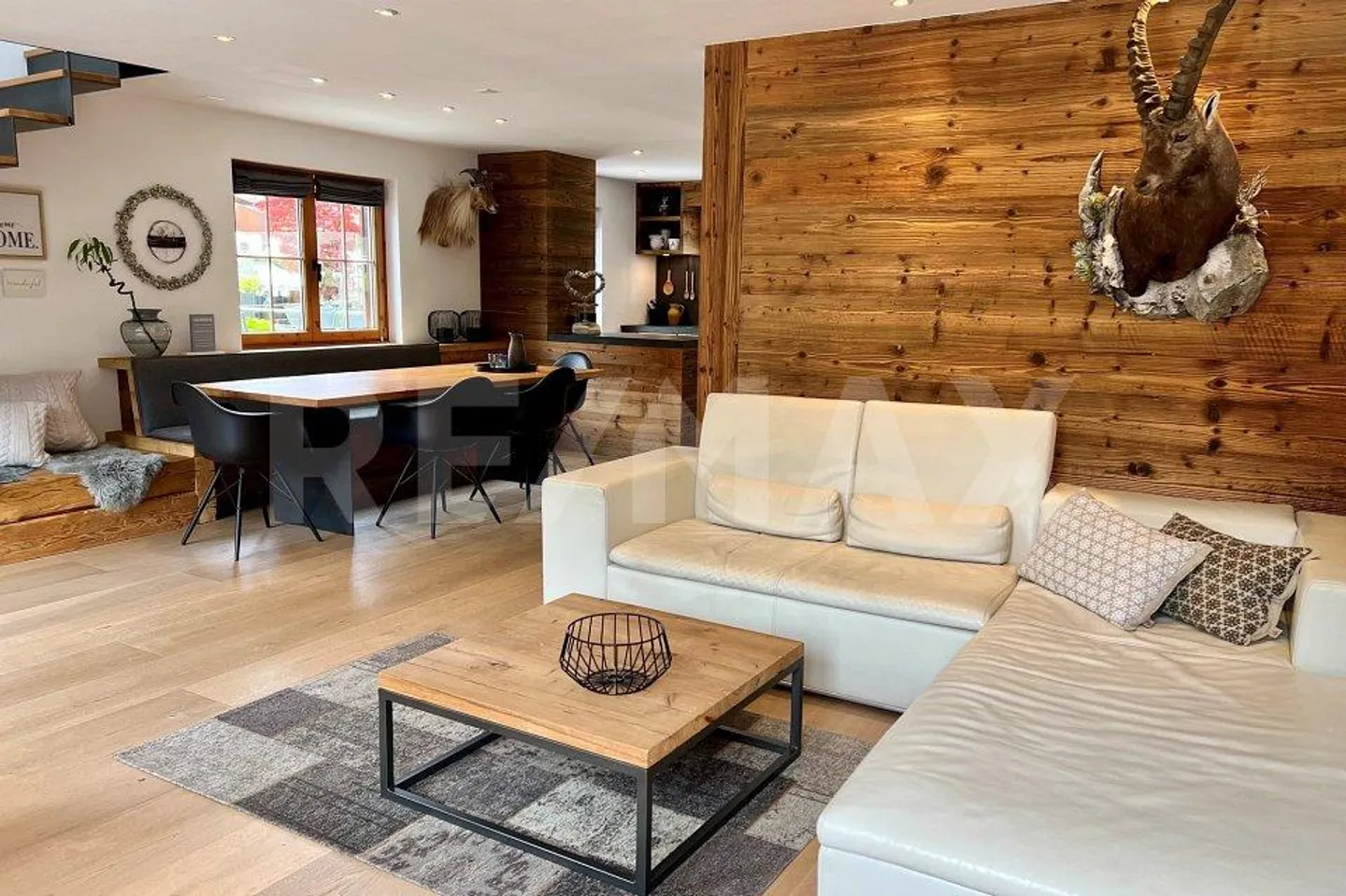 Modern apartment with charm - Photo 1 of 13