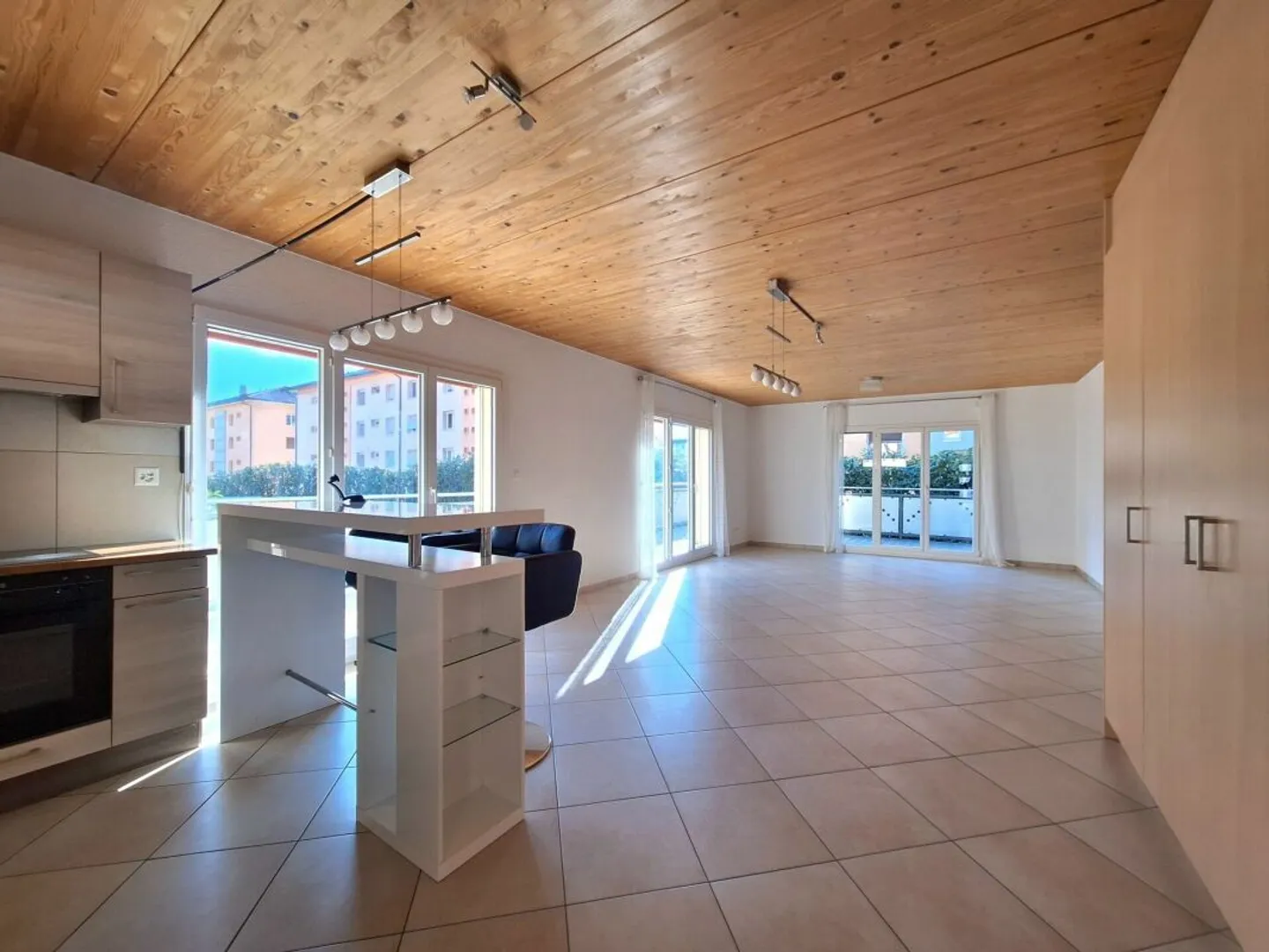 3.5 Room Apartment - Photo 1 of 15