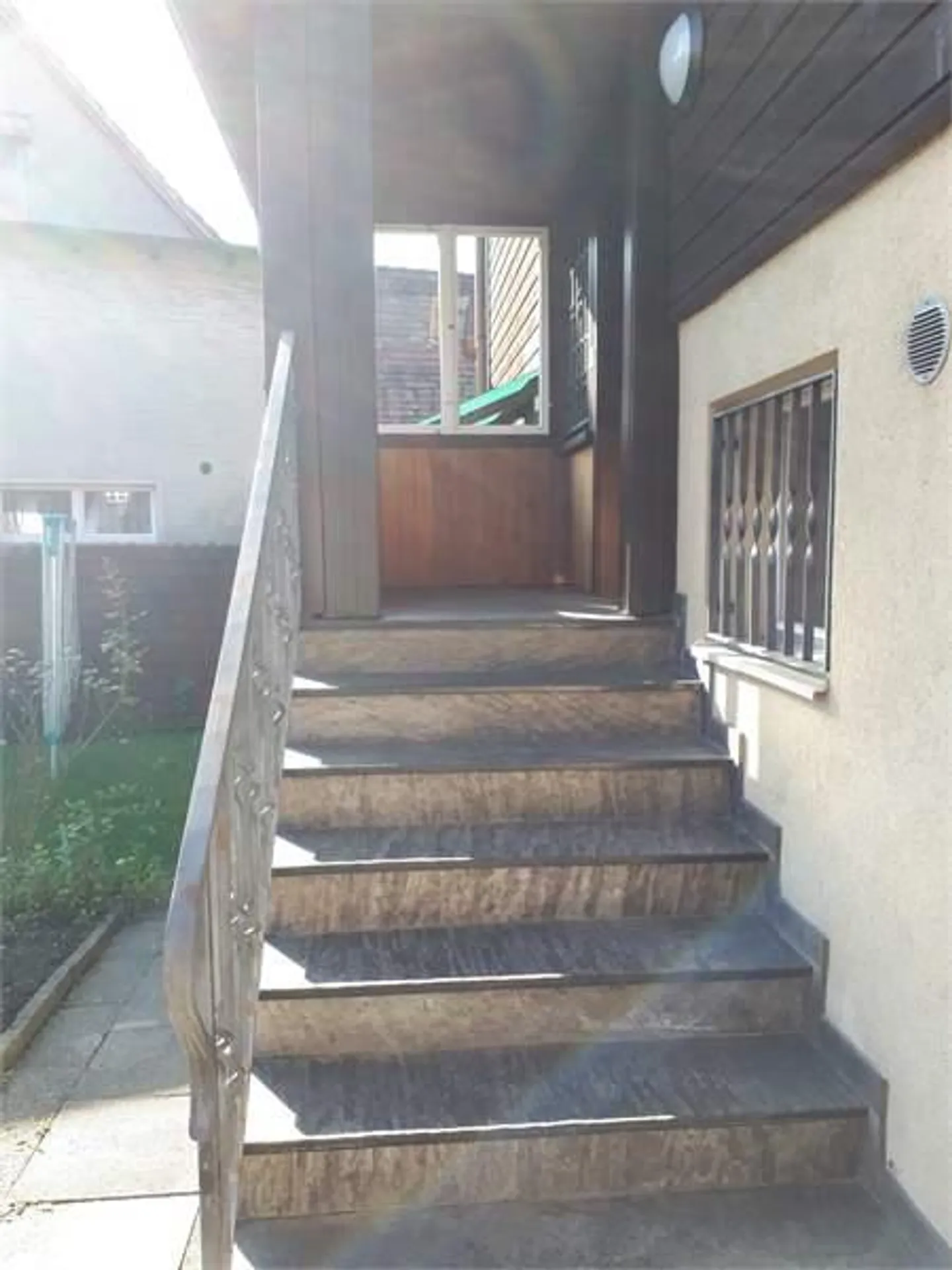 Maison multifamiliale avec 3 appartements; située au calme, mais centrale - Photo 5 sur 16