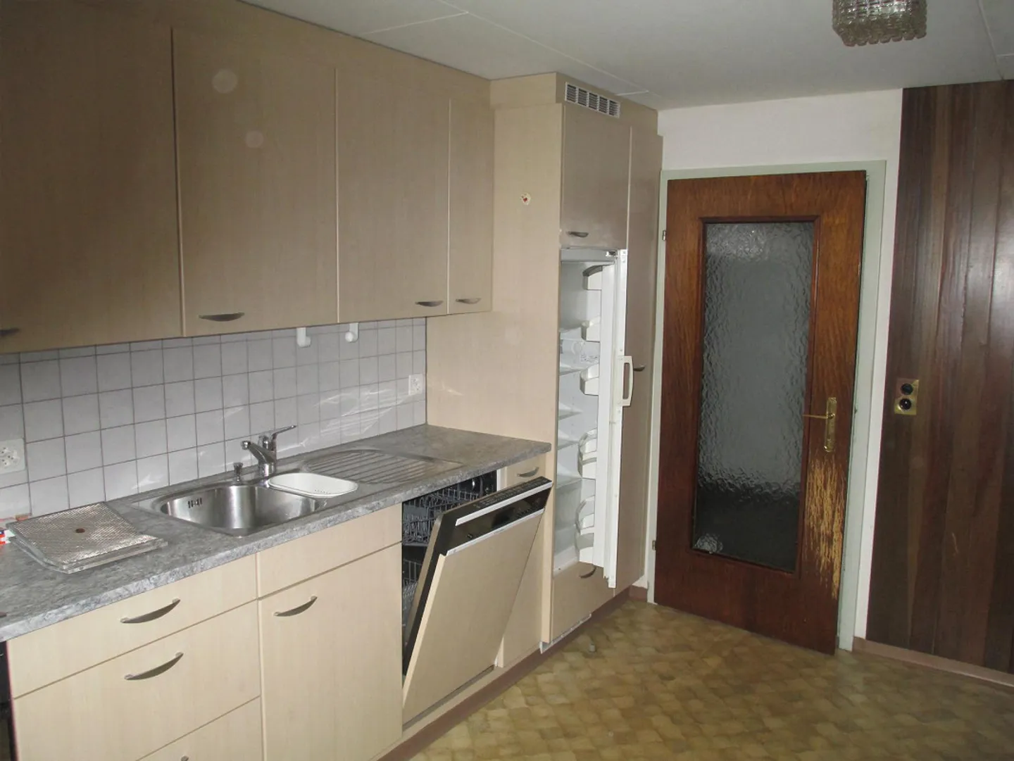 Maison multifamiliale avec 3 appartements; située au calme, mais centrale - Photo 12 sur 16