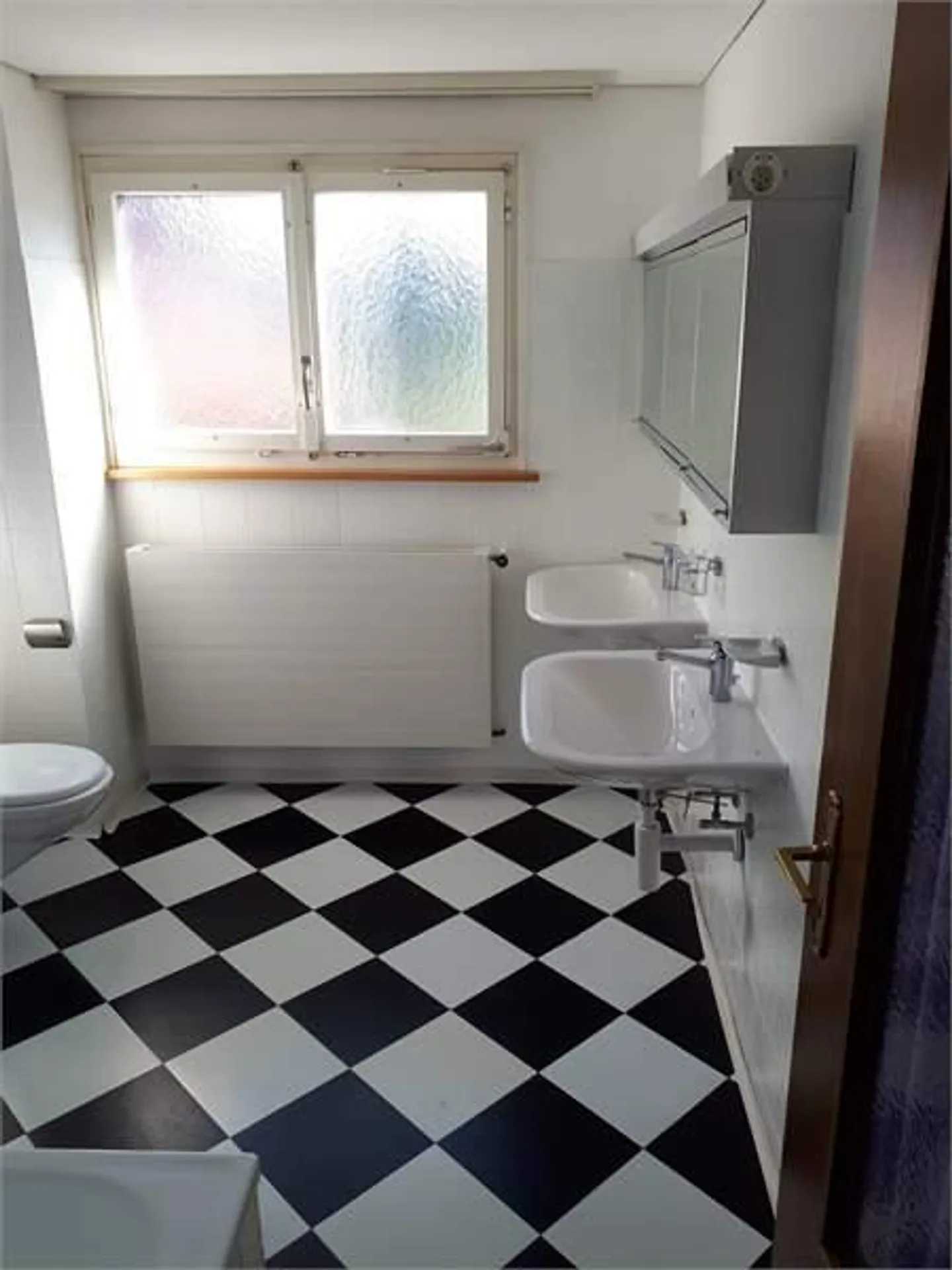 Maison multifamiliale avec 3 appartements; située au calme, mais centrale - Photo 14 sur 16