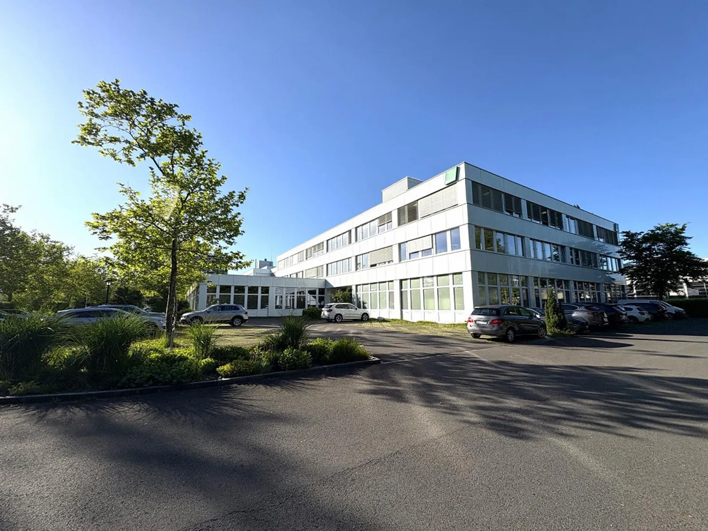 From 340 m² versatile office and commercial spaces - For different... - Photo 1 of 11