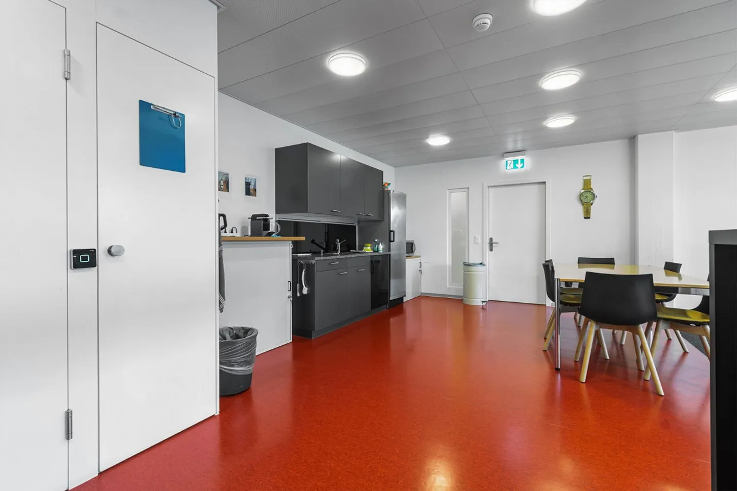 From 340 m² versatile office and commercial spaces - For different... - Photo 6 of 11