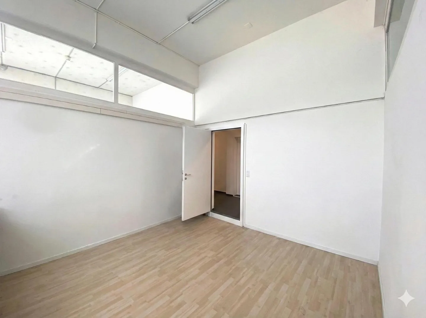 Central commercial/hobby/storage space in Weisslingen - Photo 3 of 4