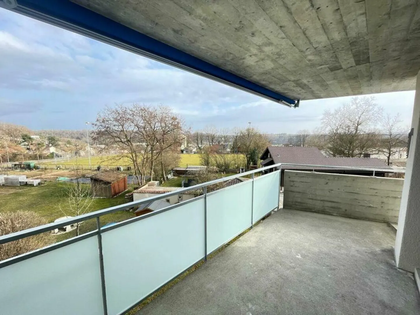 Renovated 3.5 Room Apartment in Herblingen - Photo 3 of 11