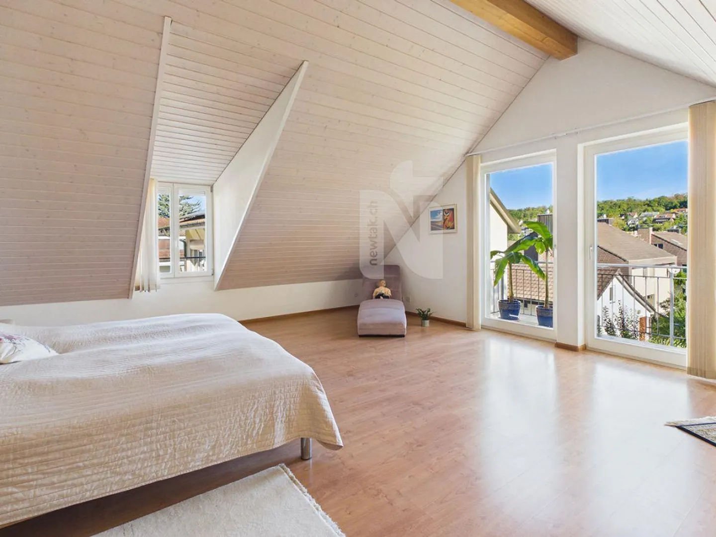 Spacious, family-friendly and modern with garden and panoramic view - Photo 11 of 13
