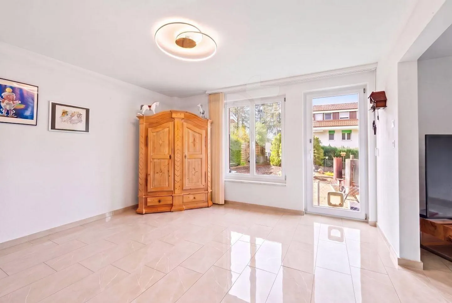 Spacious, family-friendly and modern with garden and panoramic view - Photo 13 of 13