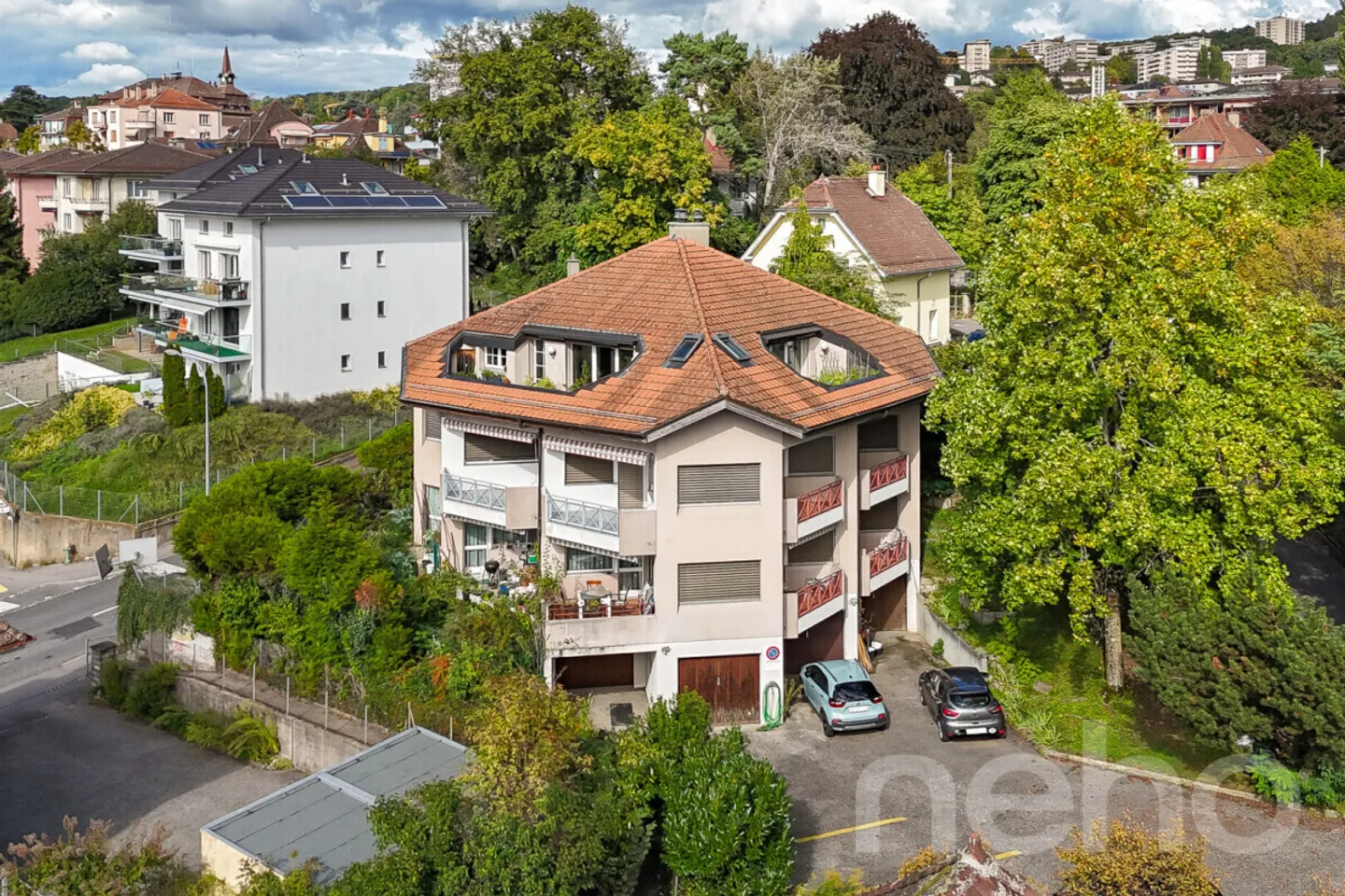 Ristrutturato: 5.5 stanze con Studio Indipendente. Vista Lago e Alpi - Foto 1 di 12
