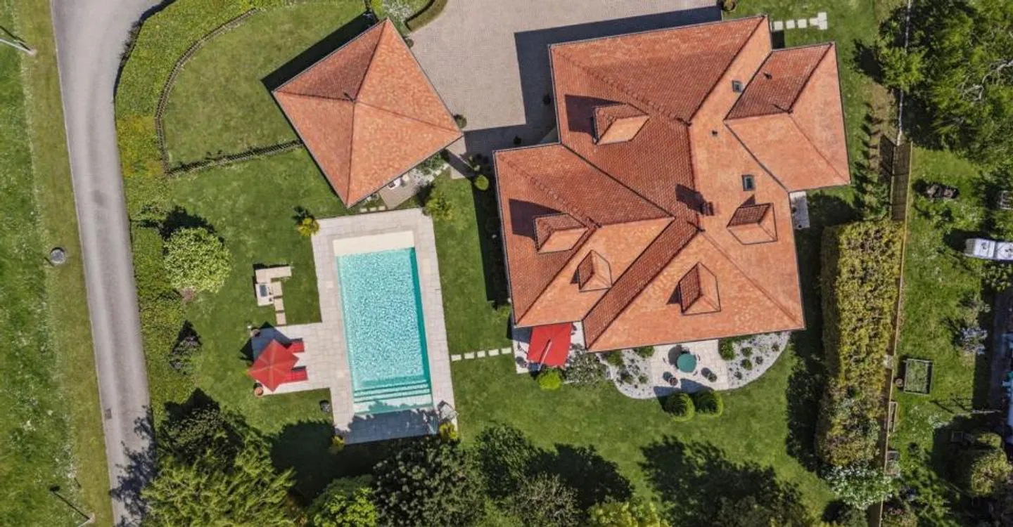 Villa progettata da architetto con 6,5 stanze di 292 m² su un lotto di 1.792 m² - Foto 4 di 4
