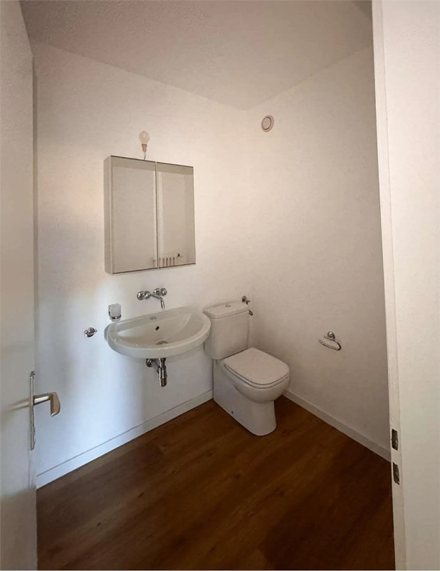 3.5 APPARTEMENT RÉNOVÉ À CASLANO - Photo 9 sur 11