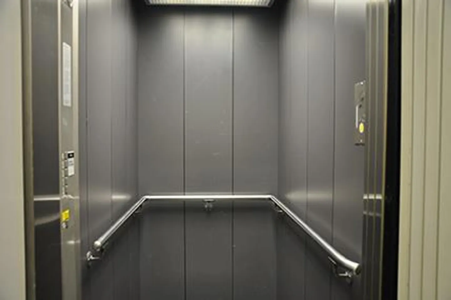 Nuovo a Basilea. Ottima ALTERNATIVA DELL'HOTEL, - per 4 persone, LOFT URBANO. - Foto 9 di 10