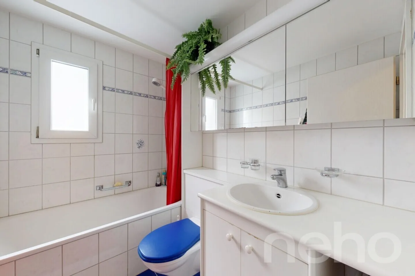 Casa bifamiliare di 5 stanze ben tenuta con giardino a bassa manutenzione - Foto 8 di 12