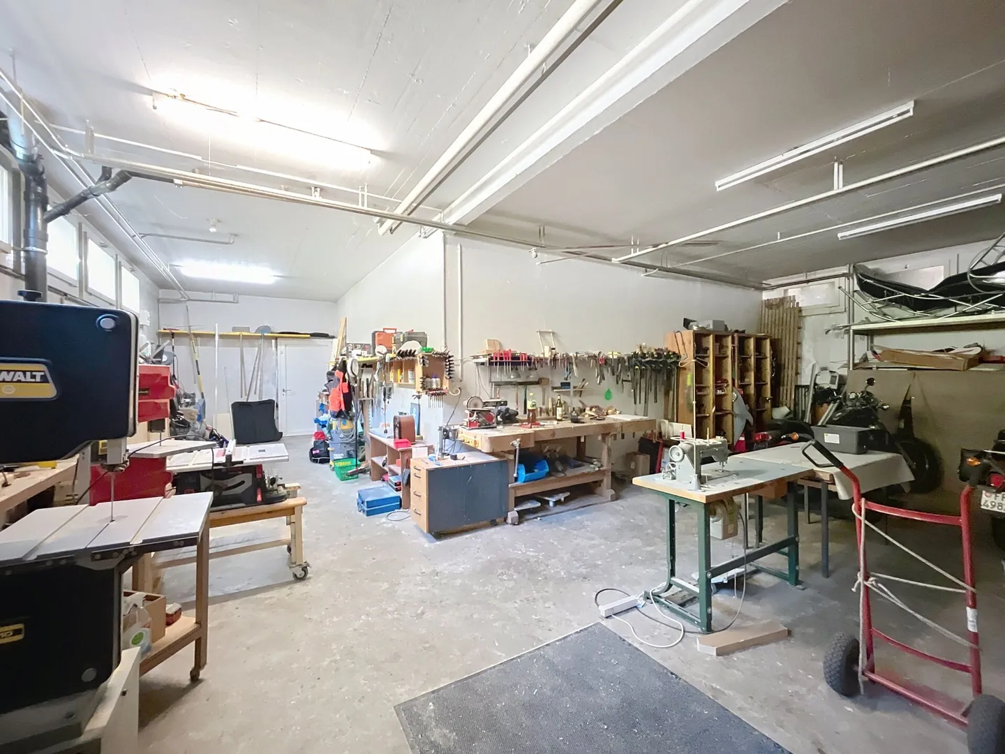 Mixed-use building "Les Trois sapins" - Photo 5 of 7