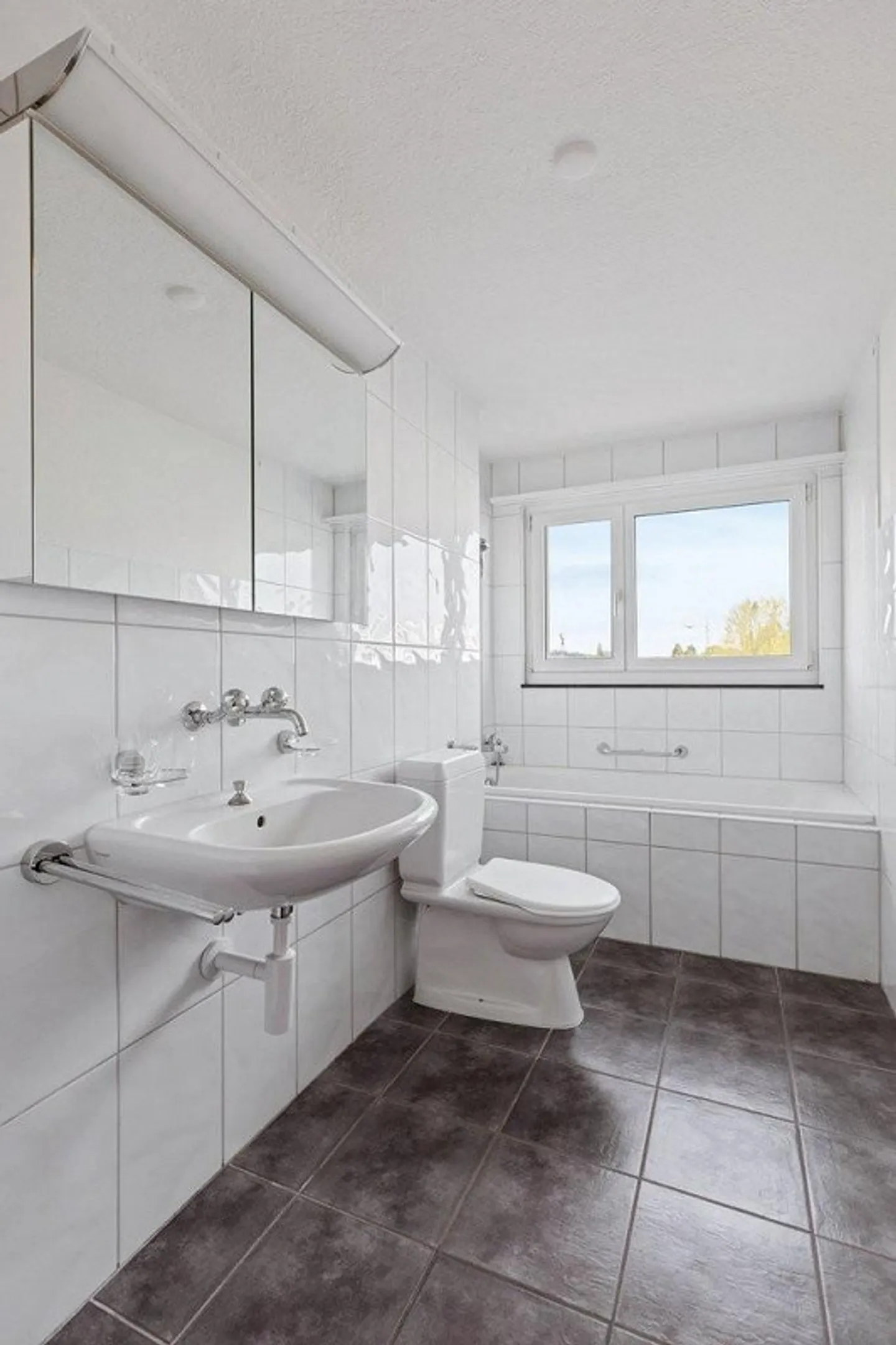 Appartement lumineux et bien entretenu avec balcon ! - Photo 4 sur 10