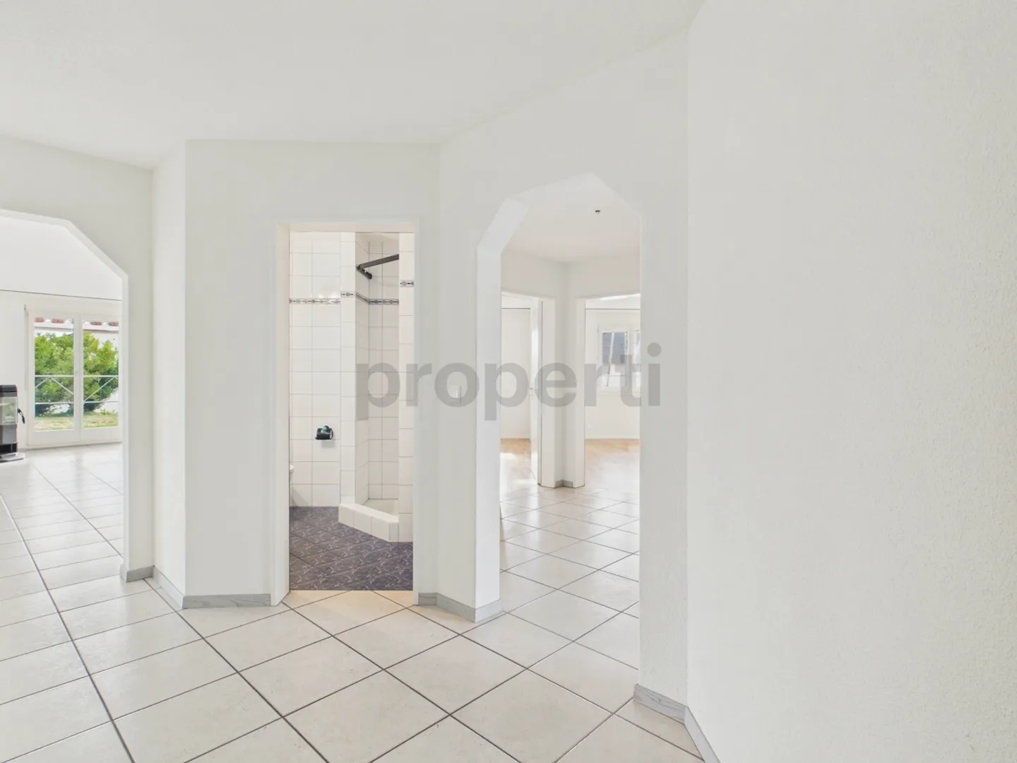 Quiet residential area, spacious garden seating area and two underground parking spaces included - Photo 4 of 13