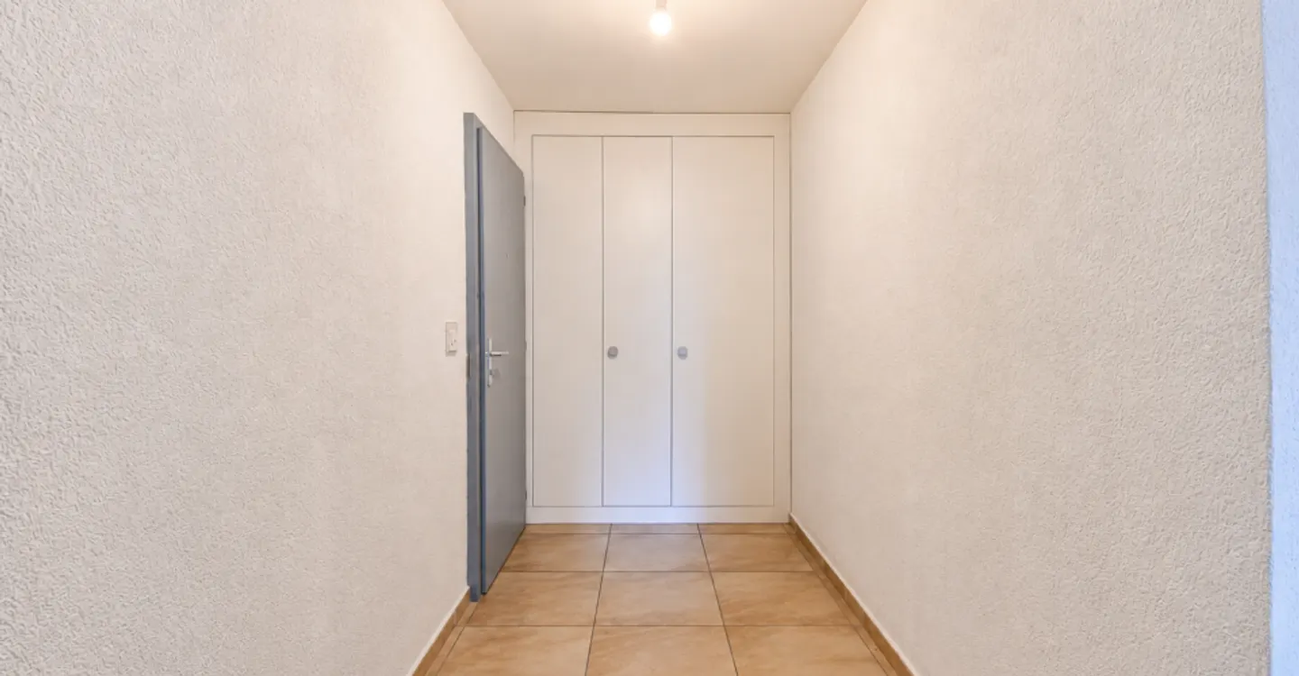 Appartement traversant - Idéal pour une famille ou un investissement à Monthey - Photo 5 of 7
