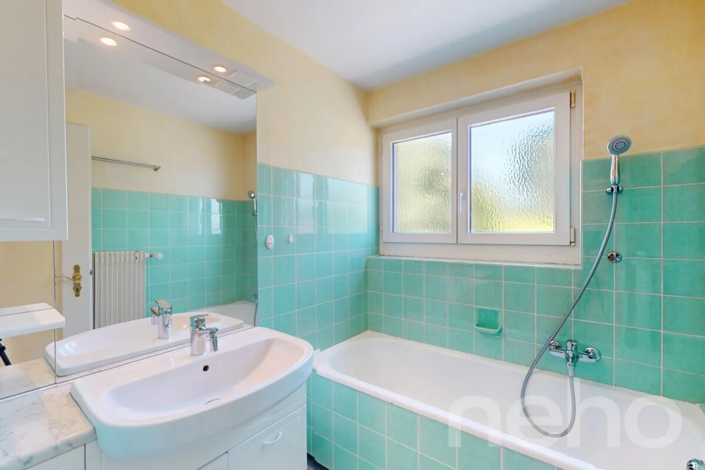 Mixed-use building for sale - Photo 9 of 13