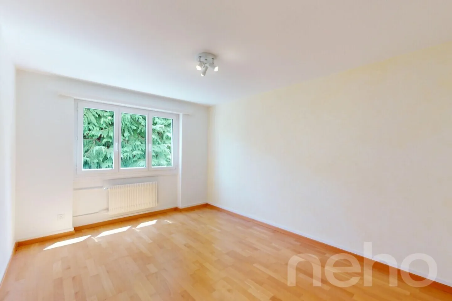 Mixed-use building for sale - Photo 10 of 13