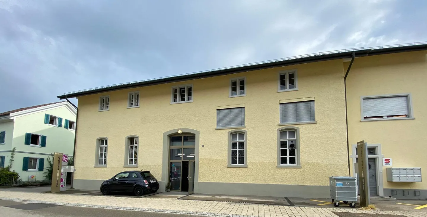 Vielseitige Gewerbefläche mitten in Uster zu vermieten - Foto 1 von 8