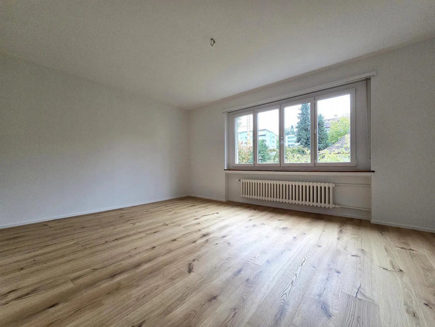 Freshly renovated 2.5-room apartment at Rotsee with washing machine - Photo 3 of 7