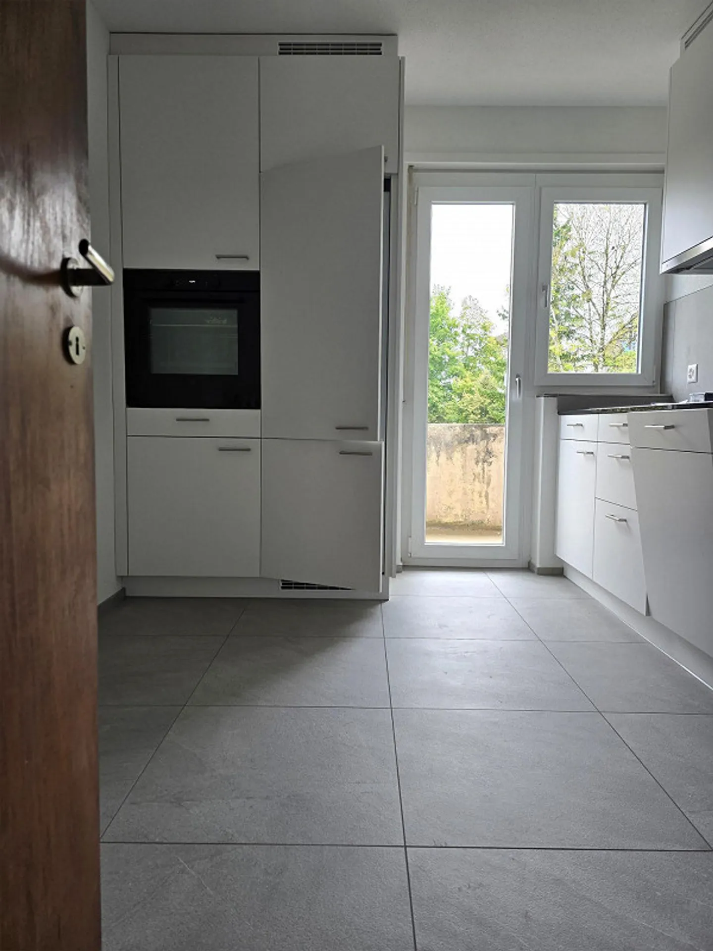 Freshly renovated 2.5-room apartment at Rotsee with washing machine - Photo 6 of 7