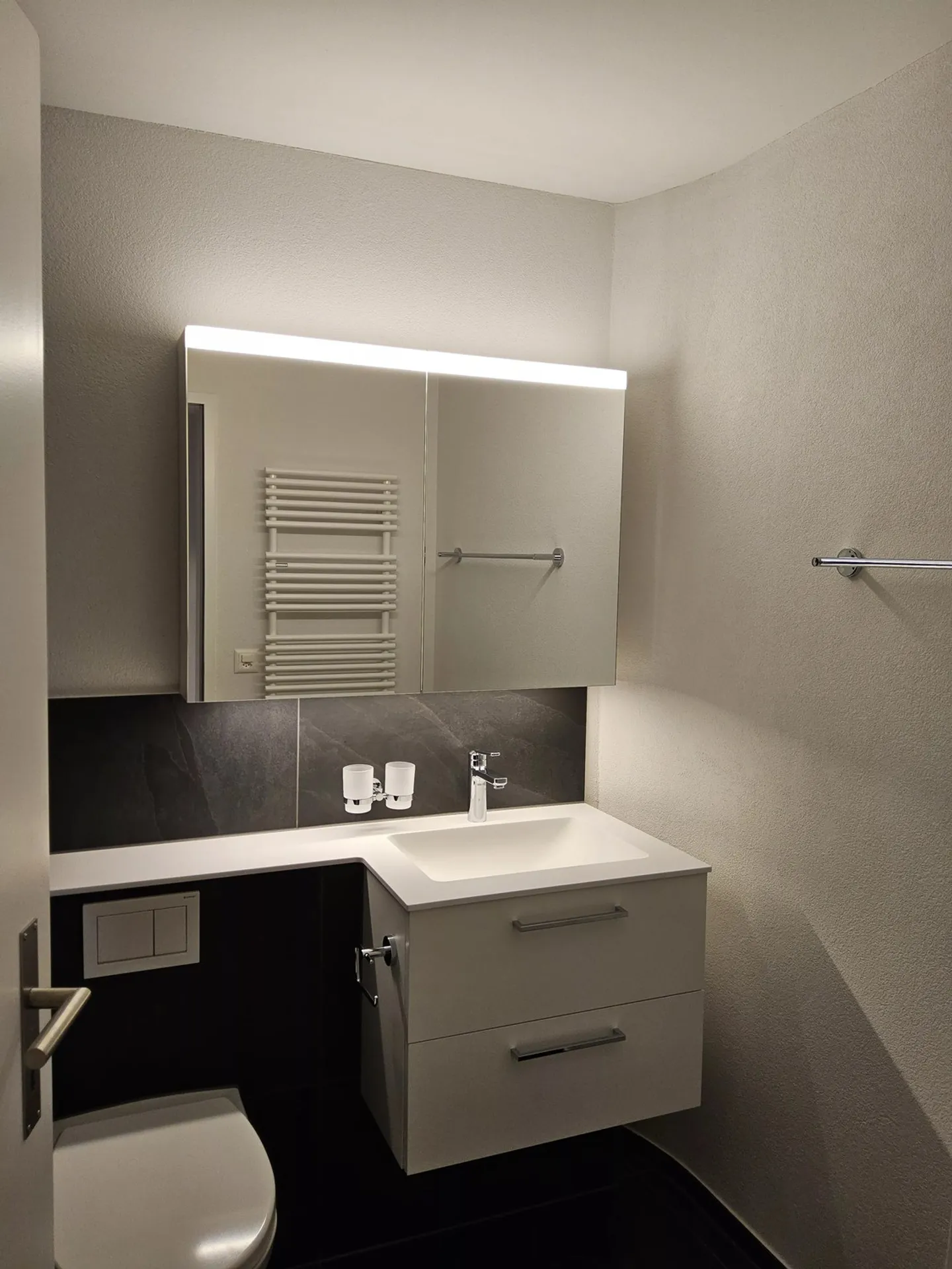 Zu vermieten: Sanierte 3½ Zimmer-Wohnung (2. OG ohne Lift) in Wichtrach! - Photo 10 of 13