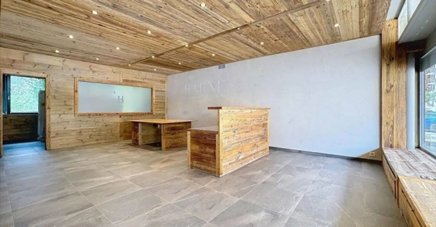 Arcade - Photo 3 of 6