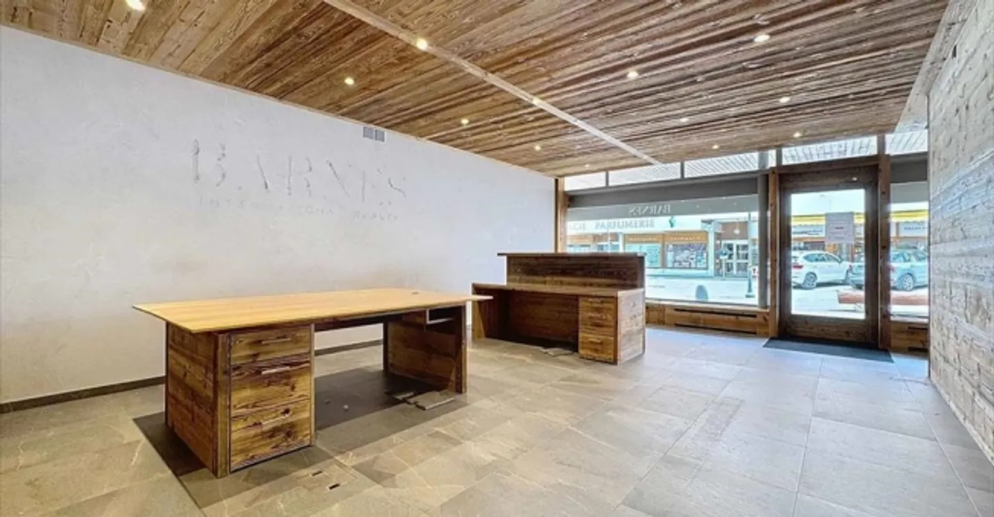 Arcade - Photo 6 of 6