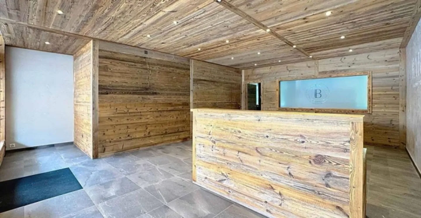 Arcade - Photo 5 of 6