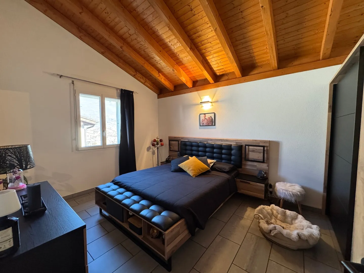 Double view fireplace, relaxation terrace and elevator with direct access to the house - Photo 7 of 13