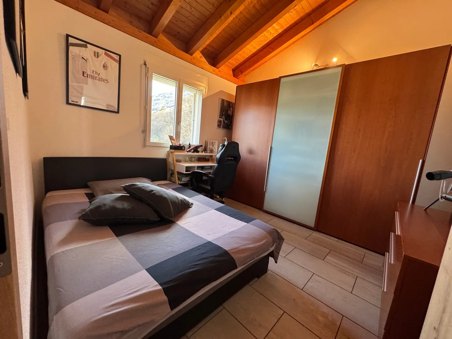 Double view fireplace, relaxation terrace and elevator with direct access to the house - Photo 8 of 13