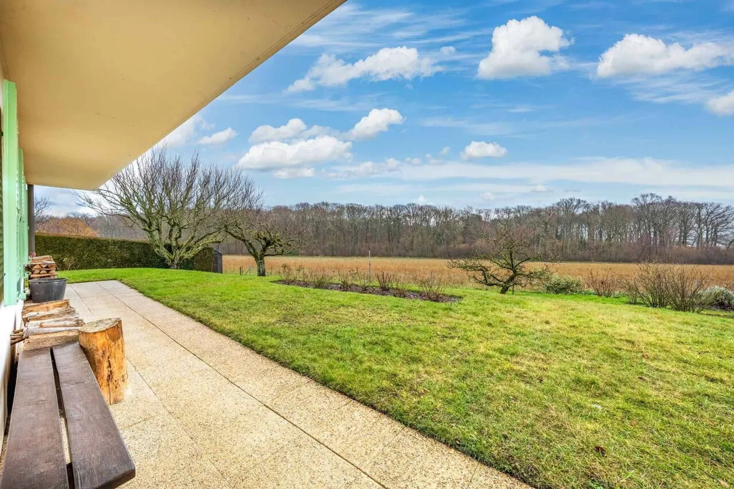 Charmante Villa Familiale avec Vue Lac - Photo 5 sur 12