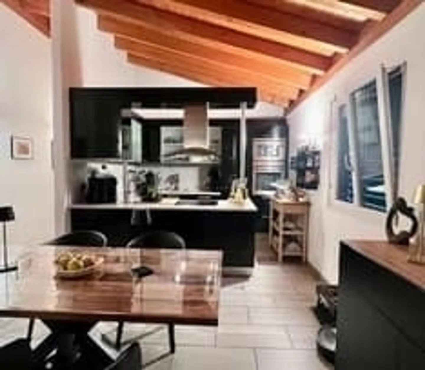 Double view fireplace, relaxation terrace and elevator with direct access to the house - Photo 5 of 13