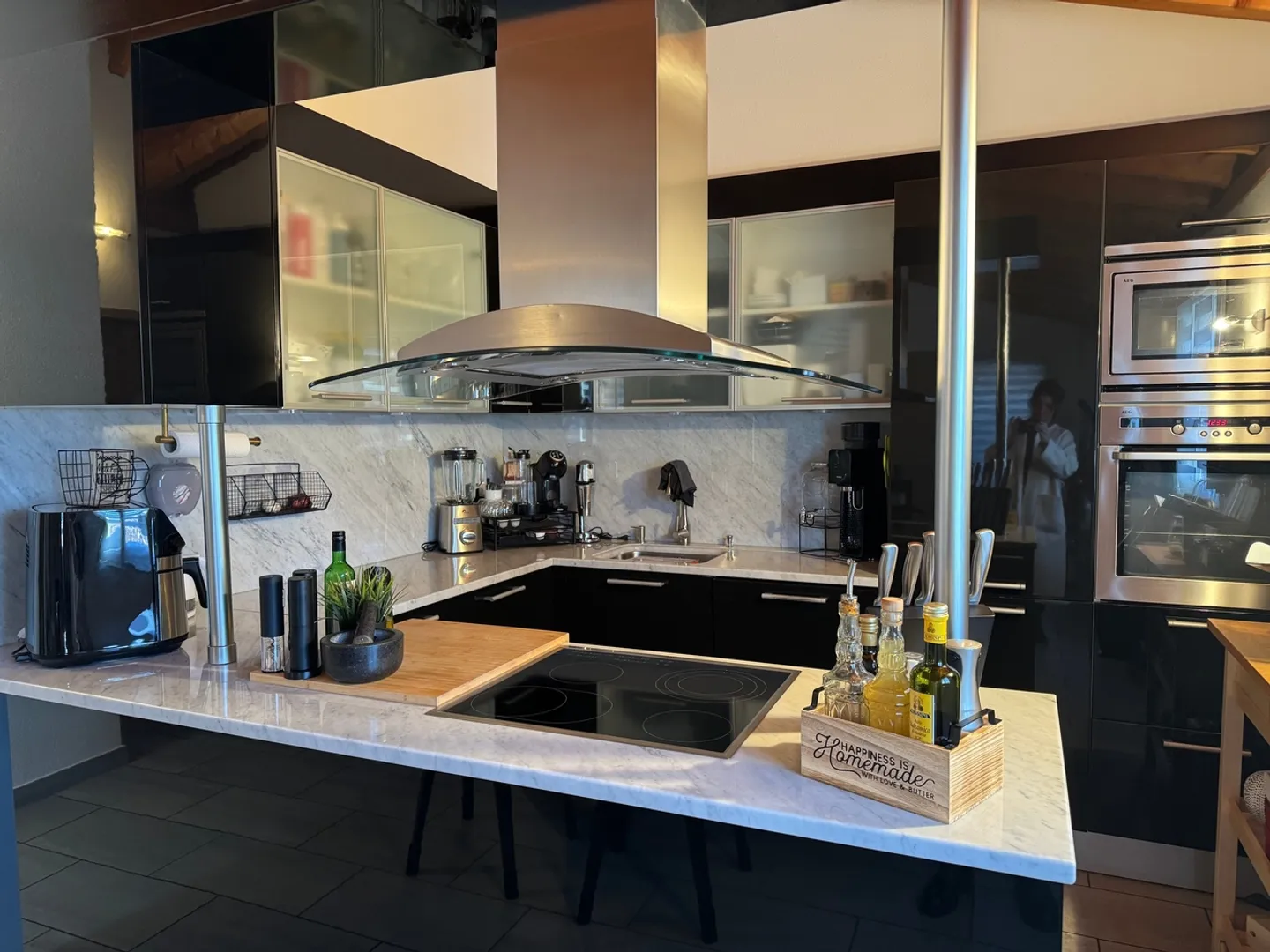 Double view fireplace, relaxation terrace and elevator with direct access to the house - Photo 6 of 13