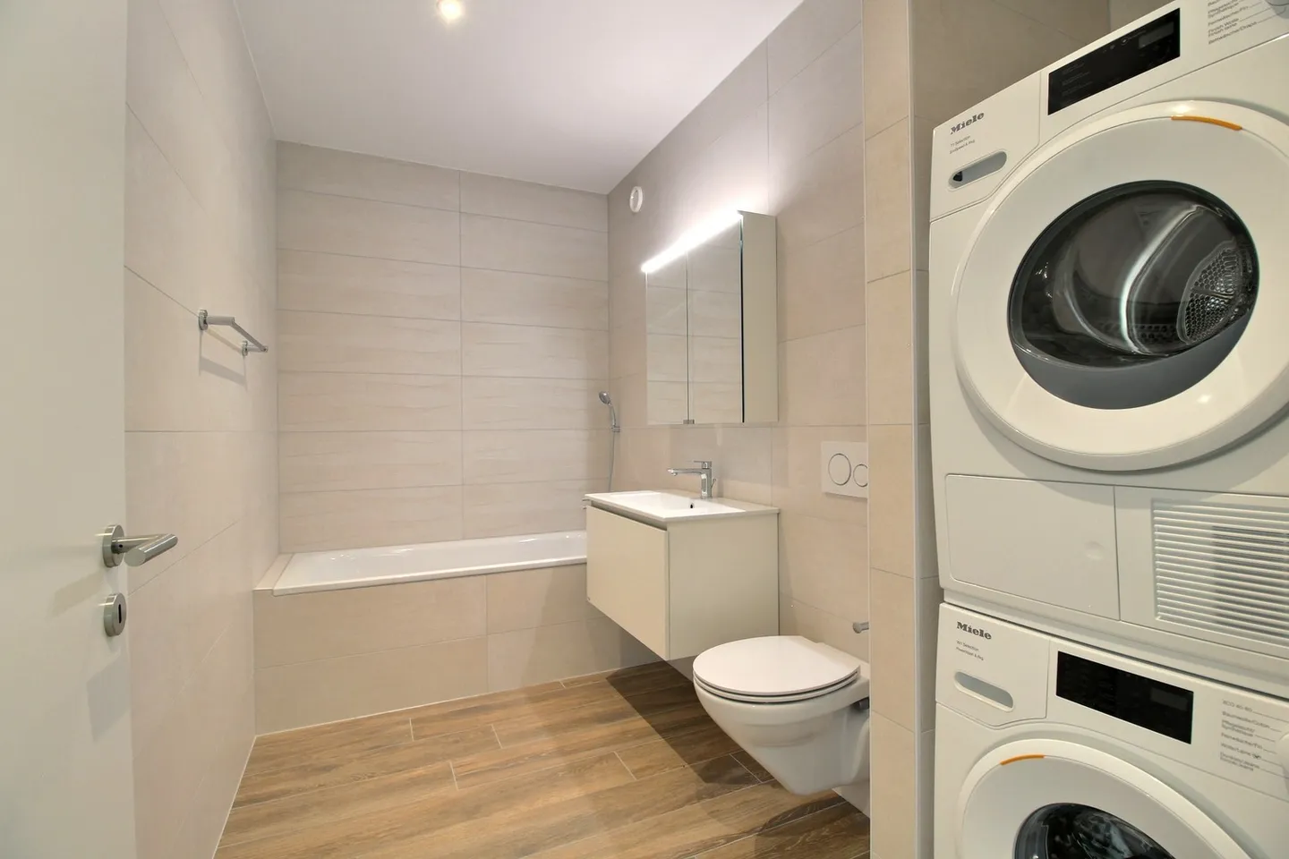 Außergewöhnliche 5,5-Zimmer-Wohnung zur Miete in Marly! - Foto 4 von 13