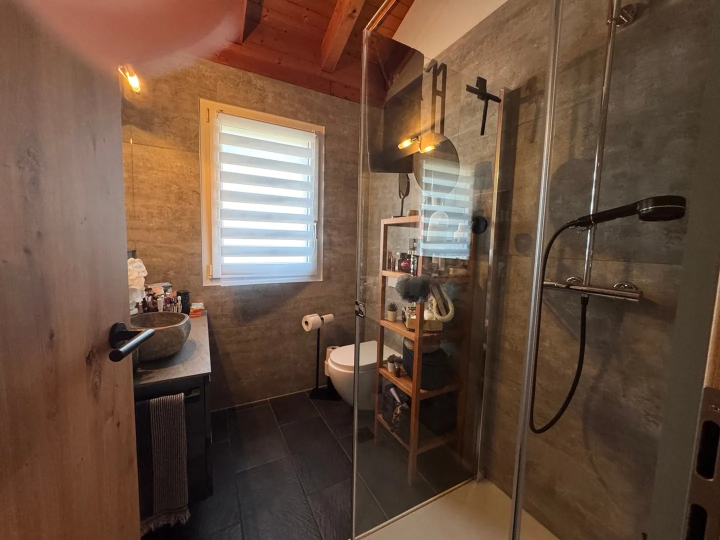 Double view fireplace, relaxation terrace and elevator with direct access to the house - Photo 12 of 13