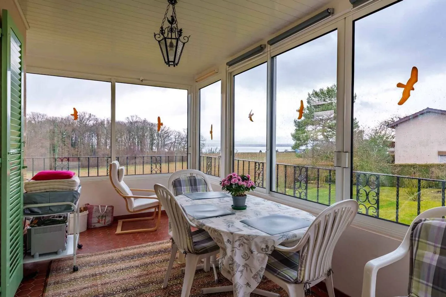 Charmante Villa Familiale avec Vue Lac - Photo 9 sur 12