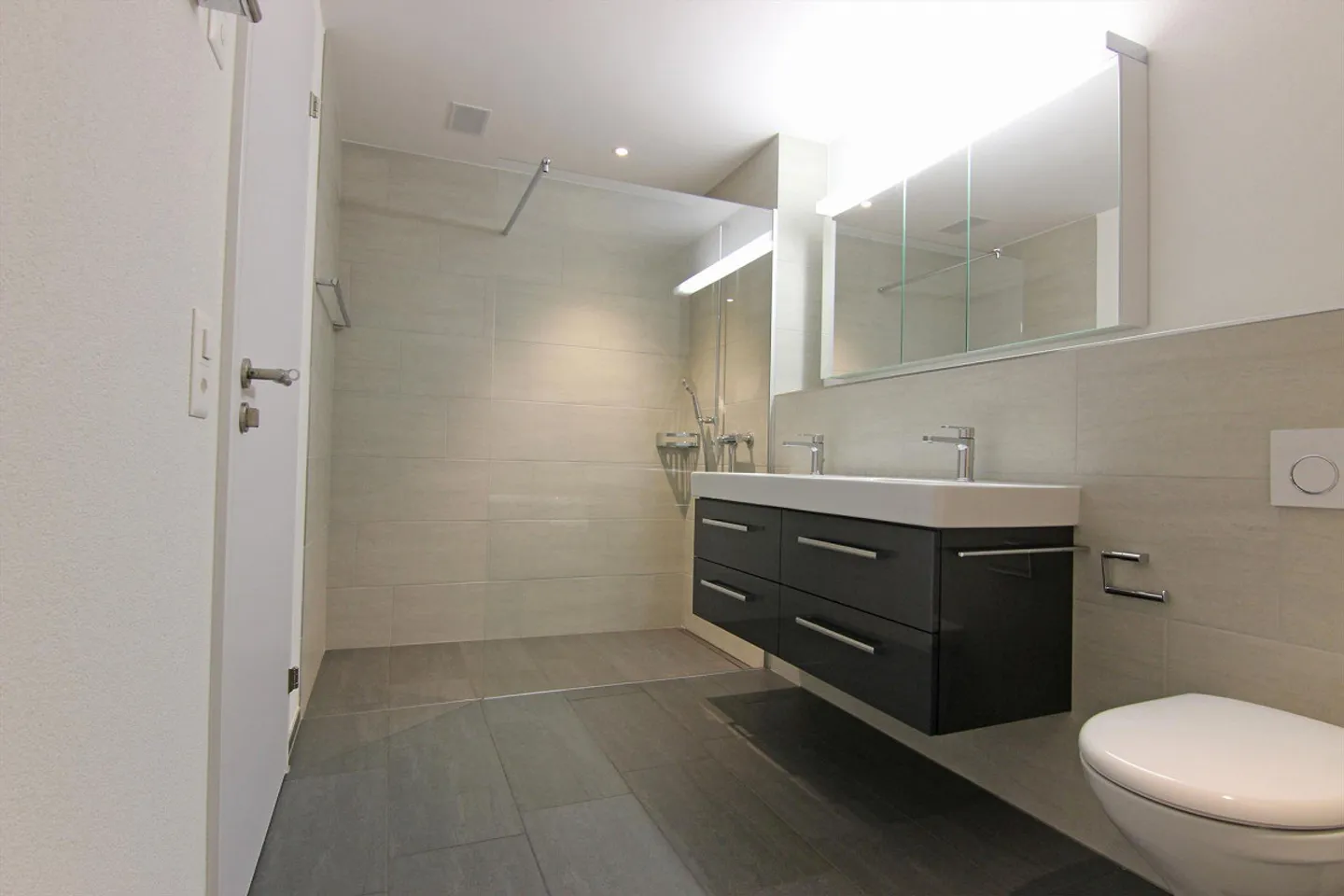 Exclusive apartment in the village center - Photo 4 of 7