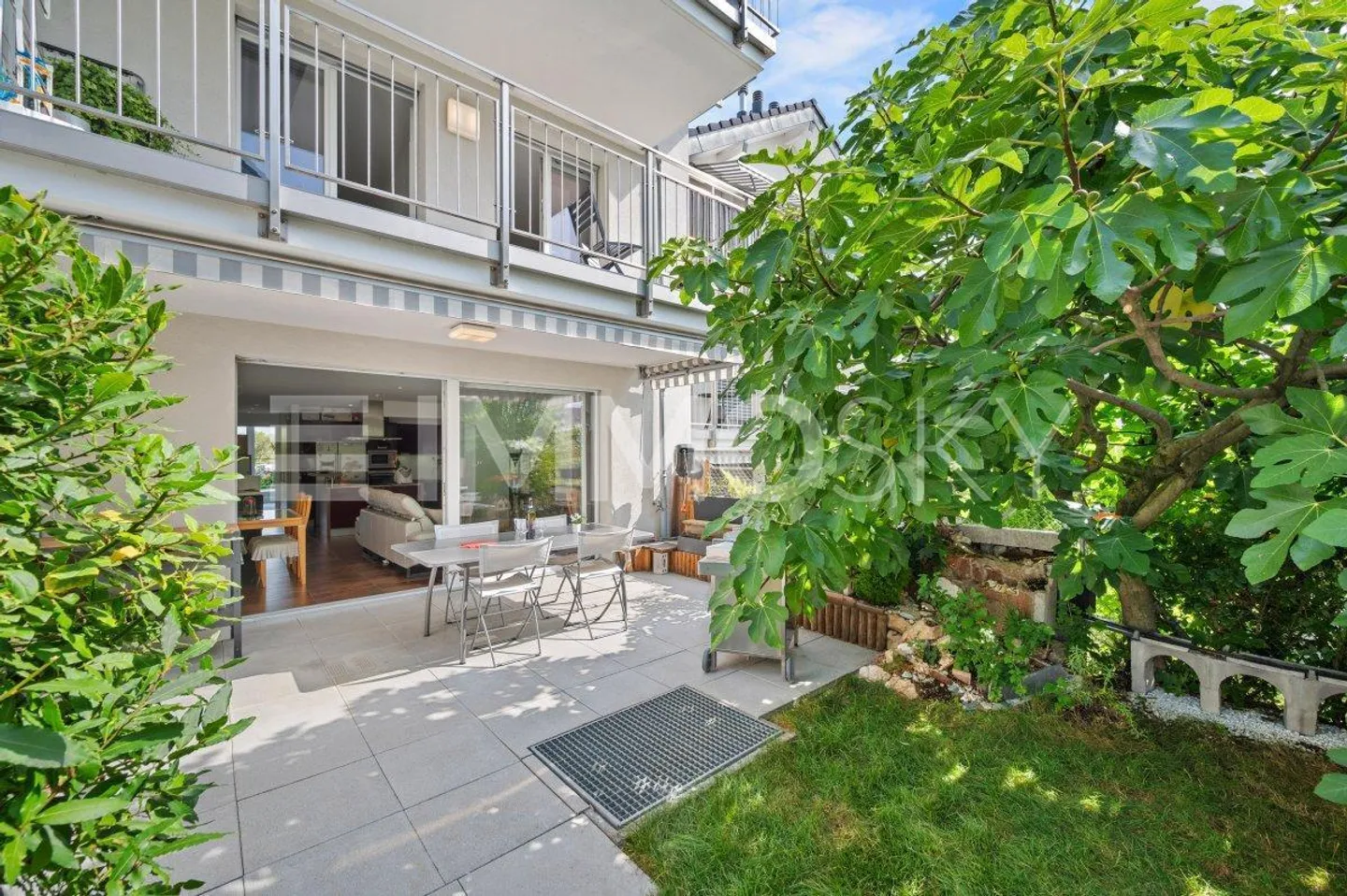 Duplex for sale - Photo 1 of 5