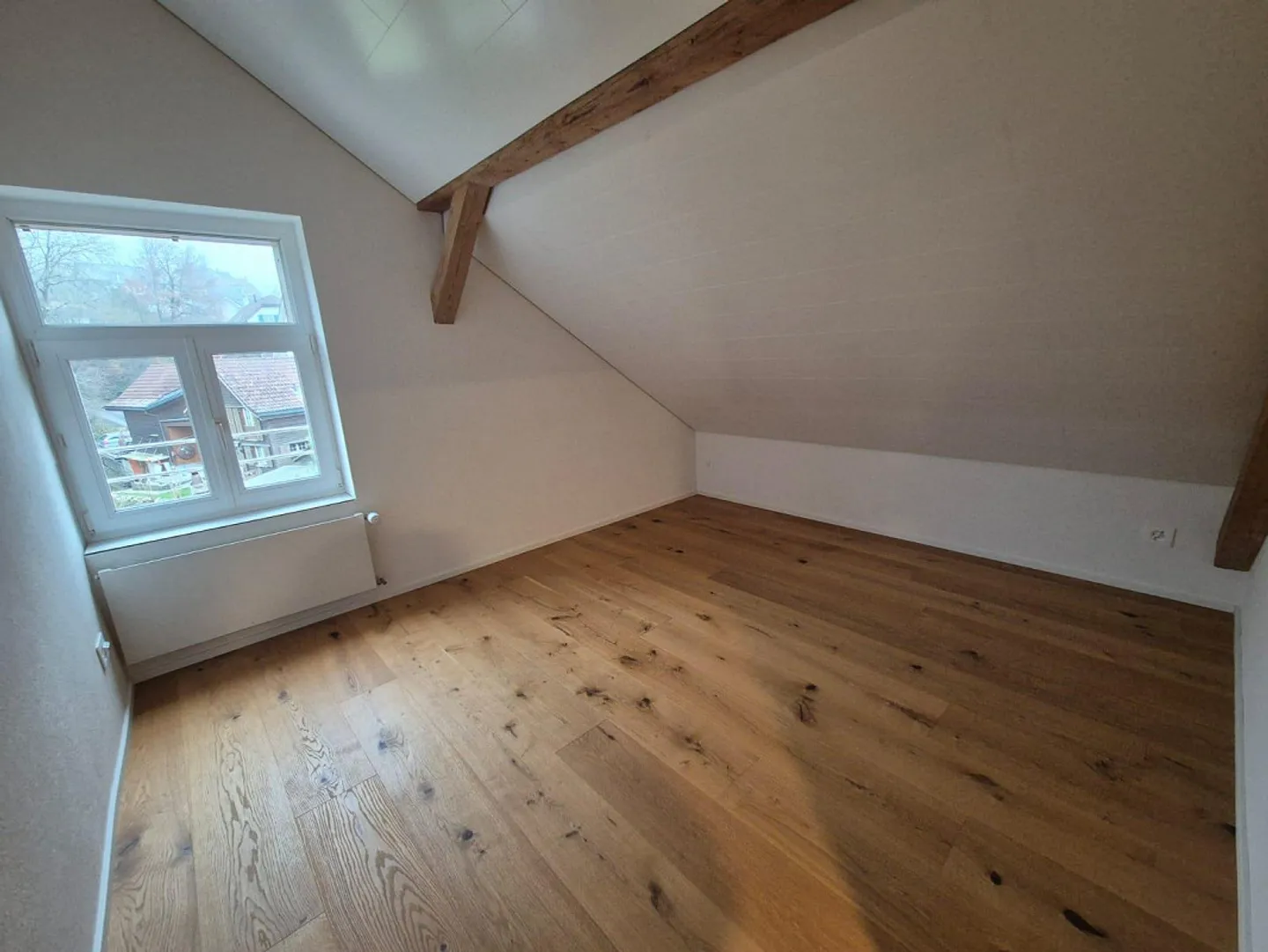 Appartement mansardé au calme - Photo 4 sur 17