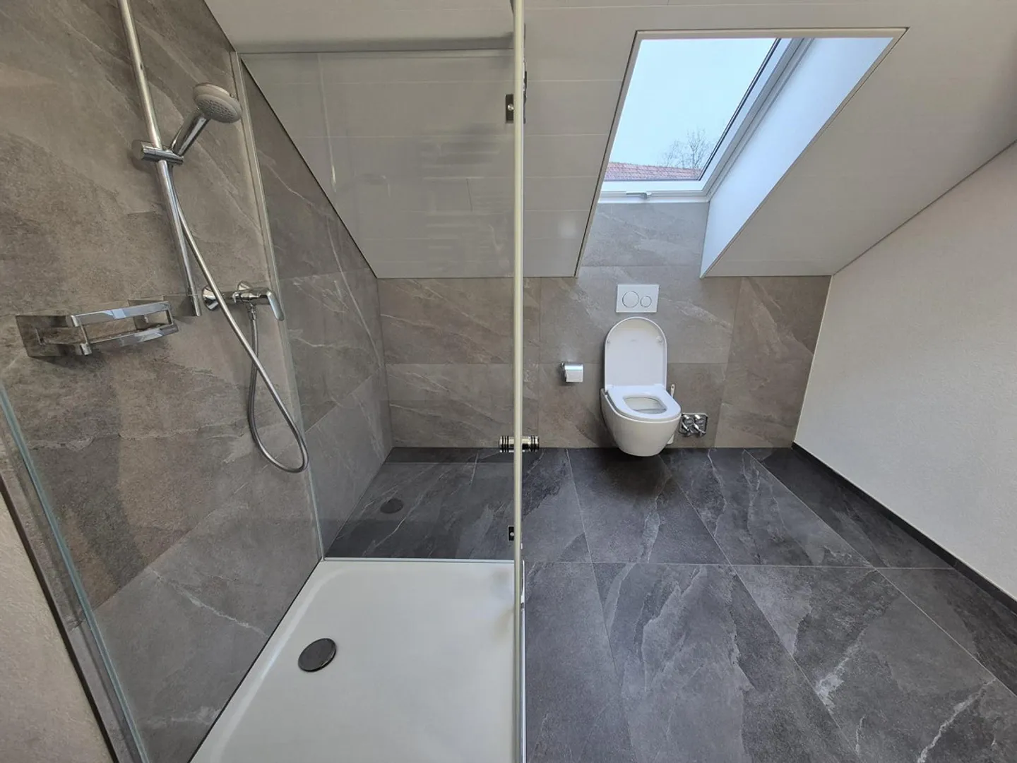 Appartement mansardé au calme - Photo 6 sur 17