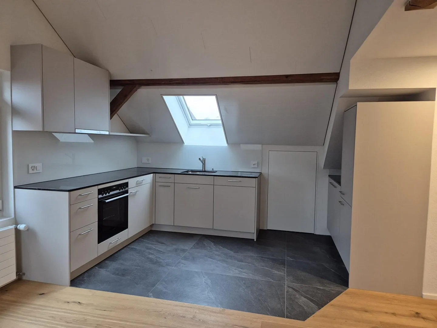 Appartement mansardé au calme - Photo 13 sur 17