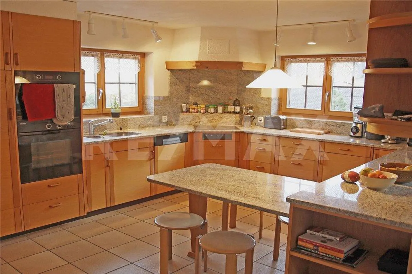 House section with 6 rooms for long-term rent - Photo 4 of 8