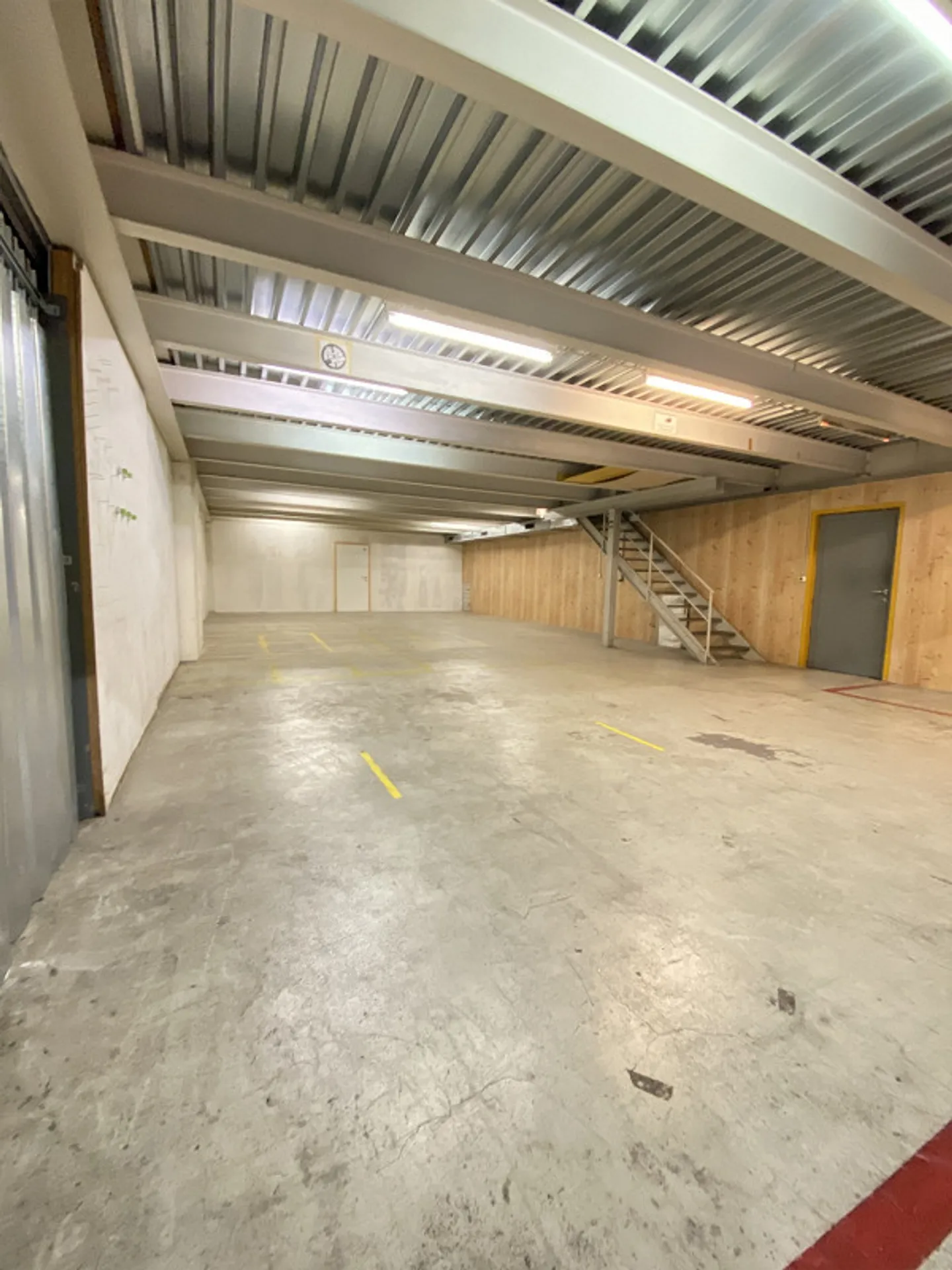Espace de stockage à deux étages disponible à la location - Photo 6 sur 6