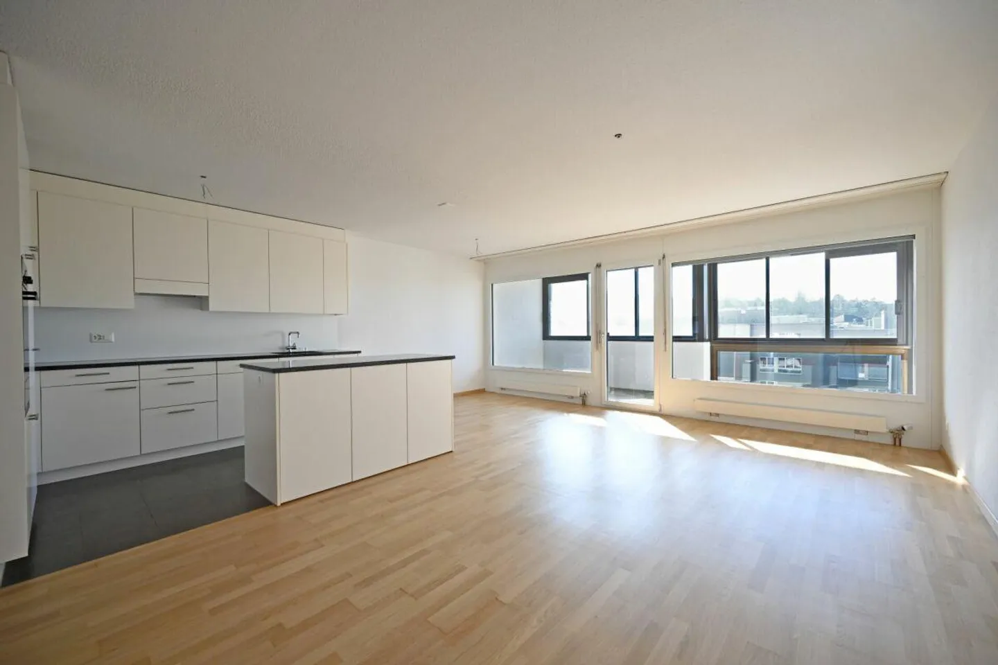 Attraktive 3.5-Zimmerwohnung mit angrenzender 1-Zimmerwohnung - Foto 1 von 9