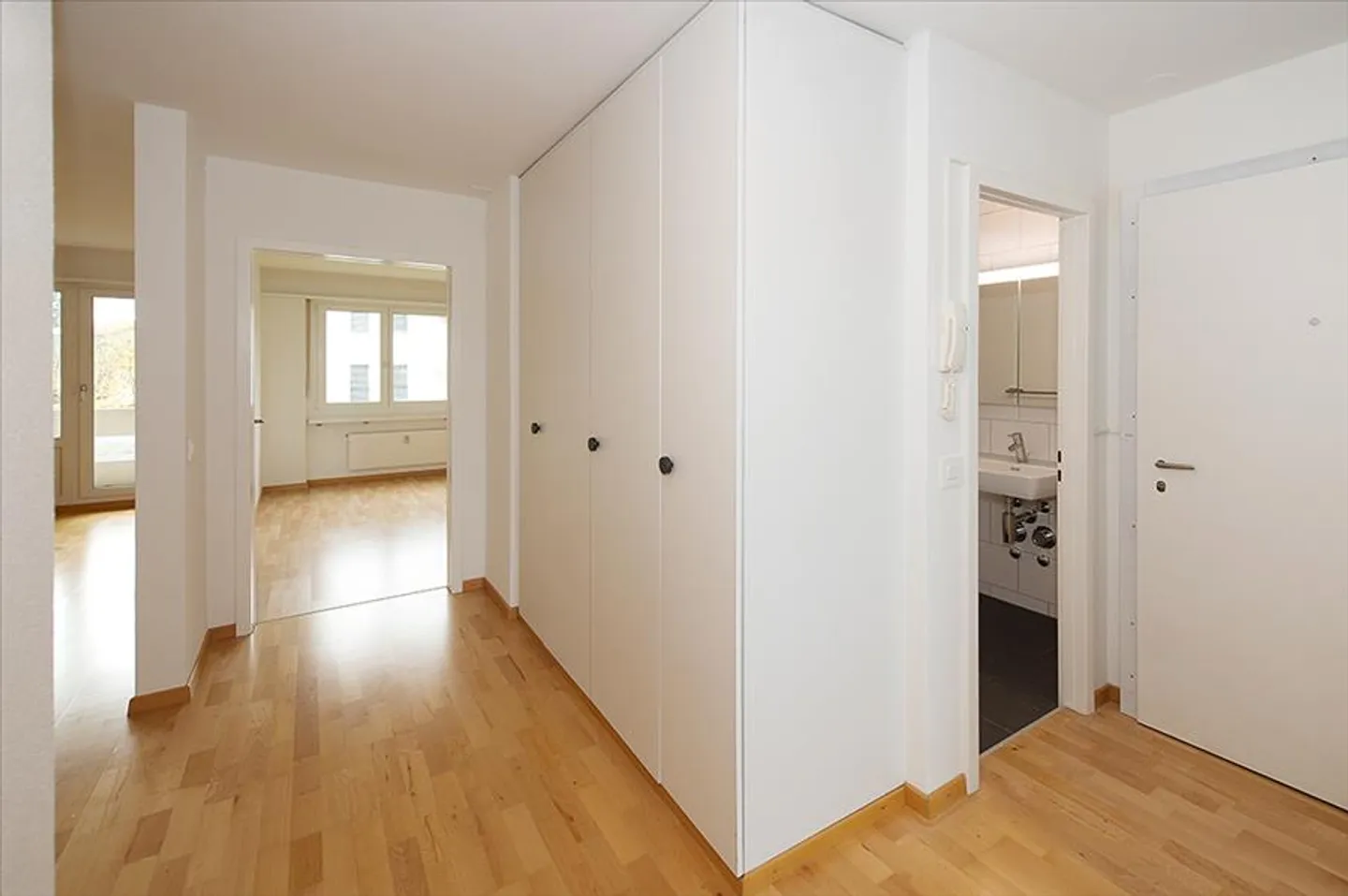 Helle Wohnung mit Balkon - Foto 8 von 8