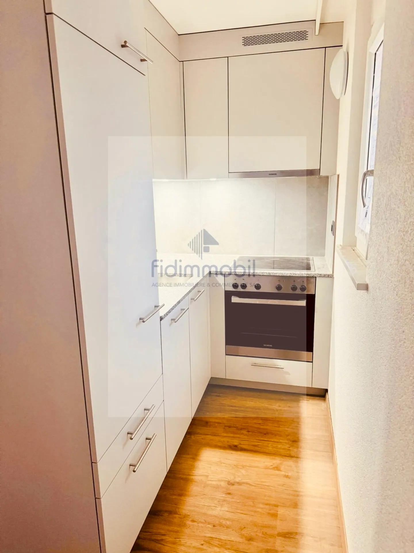 Stunning 2-room apartment for rent in Landeron - Photo 2 of 3